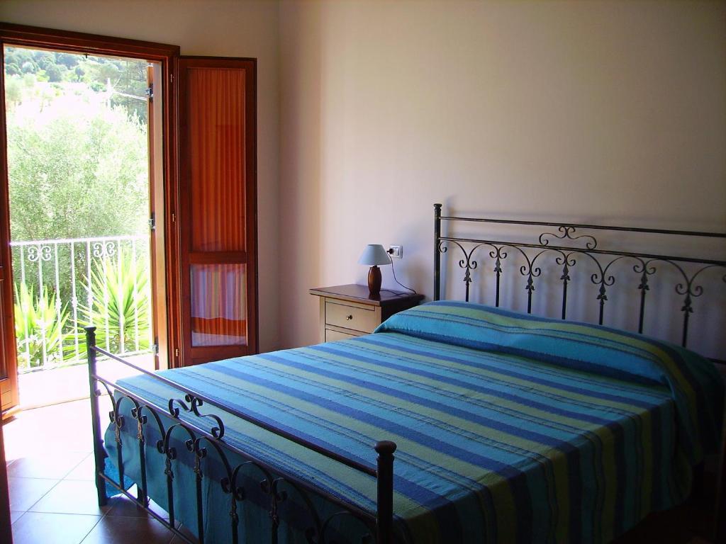 Agriturismo La Grotta Del Tesoro Santadi Екстериор снимка