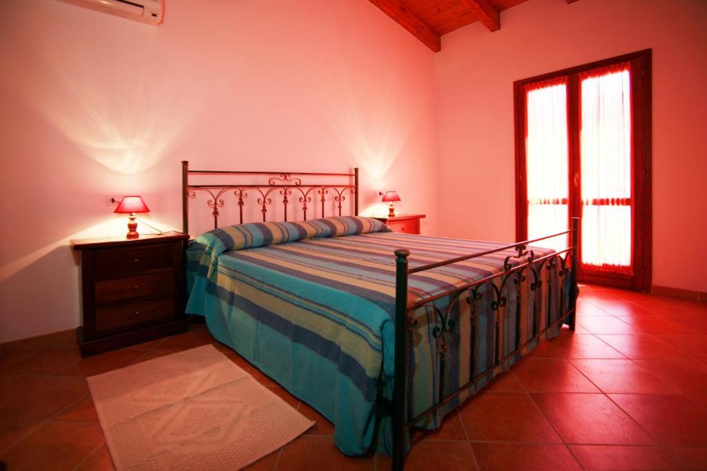 Agriturismo La Grotta Del Tesoro Santadi Стая снимка